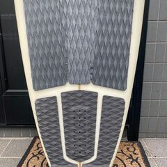 ビギナーから中級者向けミッドレングスサーフボード　全てリペア済み！とてもきれいなボードです！