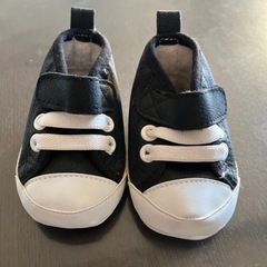 赤ちゃん　靴？
