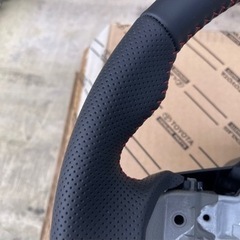 【新車外し】60ハリアー　純正革巻きステアリング　0008