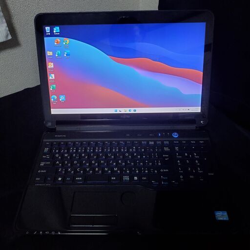 高性能☆Core i7 2.2GHz/8GBメモリ/SSD256GB+HDD500GB/無線LAN(wifi)搭載/FUJITSU FMV LIFEBOOK AH77/E FMVA77EW/Win11Pro/Office2021Pro/Photoshop/Illustrator/在宅/リモートワーク
