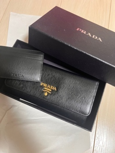 【PRADA長財布  黒 ほぼ新品 本物】