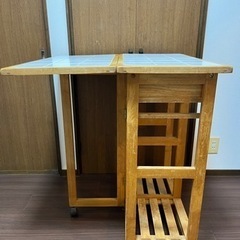 無料‼️折りたたみ式キッチンカウンター、椅子付き‼️
