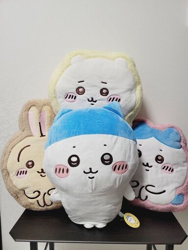 【新品タグ付き】ちいかわ スポーツ刈りなハチワレ ぬいぐるみ と クッションの3点セット