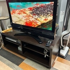 取引中ですTOSHIBA REGZA32型　TV台もセットです。