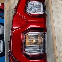 ハイラックス Ｚ　後期　純正　テールランプ　左右セット