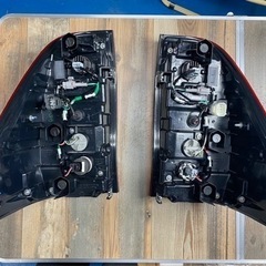 ハイラックス Ｚ　後期　純正　テールランプ　左右セット