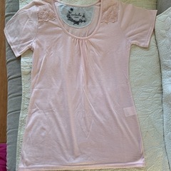 Tシャツ　カットソー　半袖　淡いピンク　未使用