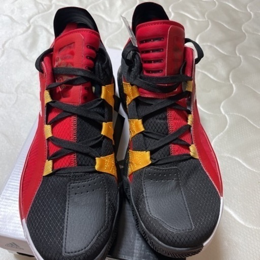 adidas バッシュ