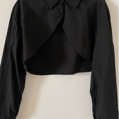 ショート丈シャツ　韓国ファッション　ブラック