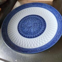 白と青の大皿