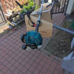 マキタ草刈り機(エンジン良好）