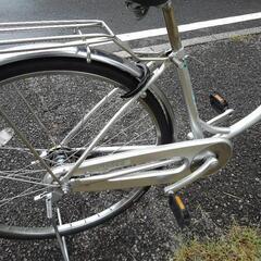 中古自転車２７３７　ブリヂストン　KU60T ステンレスキング　２６インチ　ギヤなし　LEDオートライト　キッキーと音がならない後輪ローラーブレーキ　

錆びにくい部品：ハンドル・リム・ドロヨケ・スポーク・前ブレーキ・クランク・リヤキャリア 中古自転車2737 ブリヂストン KU60T ステンレスキング 26インチ