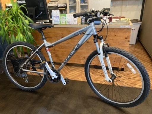 【前後タイヤ・前輪チューブ新品！】サスペンション付き　3×7速　26インチMTB シルバー