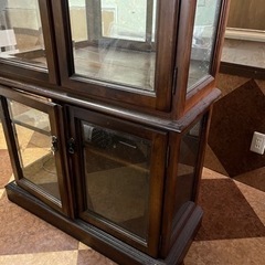 カリモク飾り棚　ガラス　灯付き　