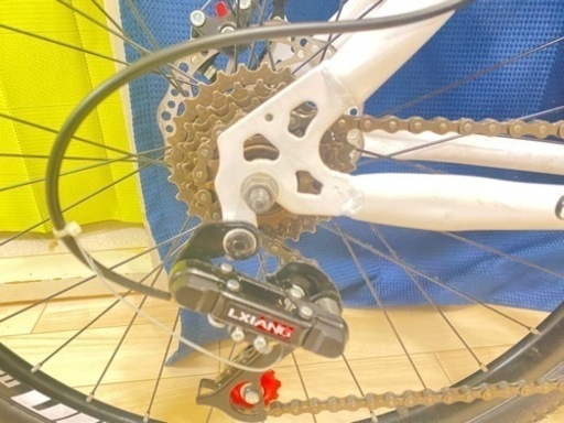 『お取引完了』マウンテンバイク 前後ディスクブレーキ 走行距離数キロ 泥除け・ライト(乾電池式)・英式バルブ付 お取引完了』マウンテンバイク 前後ディスクブレーキ 走行距離数キロ