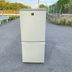 SHARPベージュ 2ドア冷蔵庫 　大阪府内配送設置無料！！ SHARPベージュ 2ドア冷蔵庫 大阪府内配送設置無料！！ 冷蔵庫