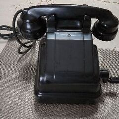 すごく古い黒電話
