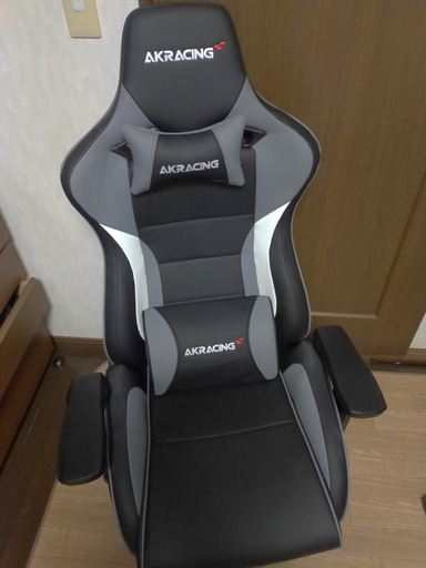 【ザズー様専用】AKRacing ゲーミングチェア デスクチェア グレー 灰 Pro-X V2 高耐久PUレザー 180度リクライニング 在宅 リモート