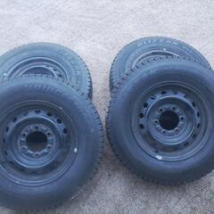 ハイエース　冬タイヤ、ホイールセット　バリ山