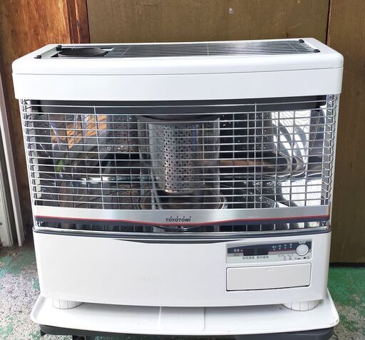 TOYOTOMI トヨトミ 煙突ストーブ HR-650C 2013年製 ポット式 最大出力6.45kW 灯油 季節暖房