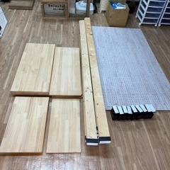 2×4木材　木板　パンチングボード　突っ張りアジャスター
