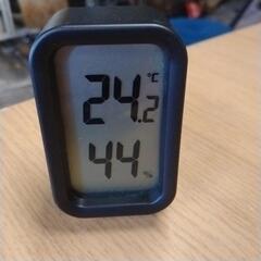 無印良品製　デジタル温度、湿度計