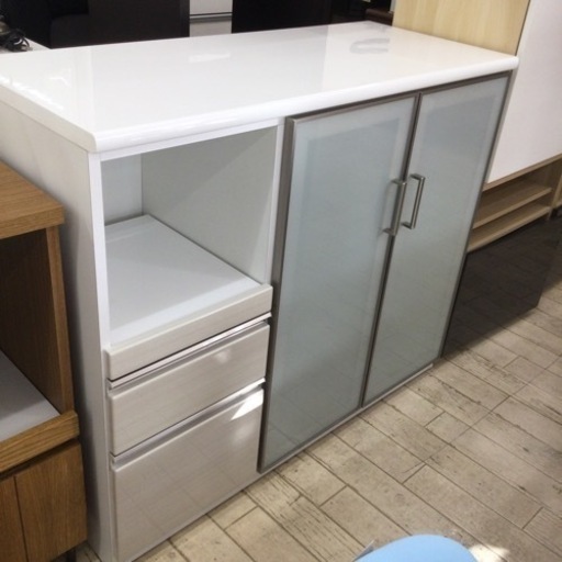 【✨シンプルデザイン❗️✨カウンターNポスティア❗️✨モザイクガラス❗️✨】定価¥59,990  ニトリ  レンジボード  シンプルデザイン  ホワイト  キッチンボード  キッチン  ダイニング