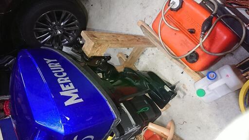 (値下げしました)船外機 マーキュリー シープロ 15馬力 2スト(タンク＆船外機スタンド付き)