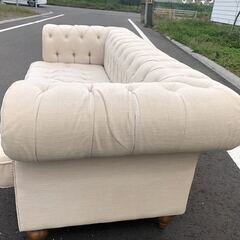 輸入家具店購入 チェスターフィールド ソファー ３人掛け イギリス製 布張り ホワイト