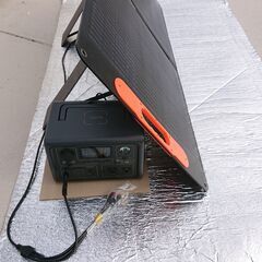 商談中！　新品同様　ポータブル電源６００W　ソーラーパネル１００W　元箱と付属品付き