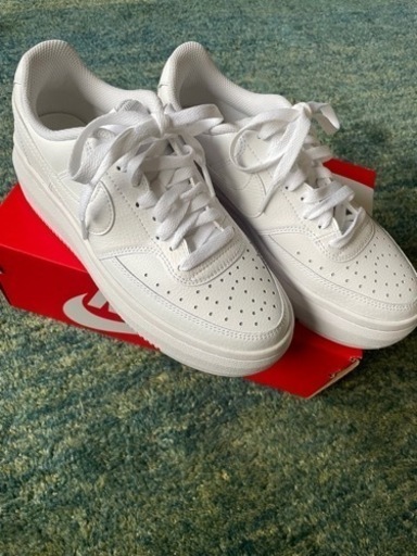 値下げほぼ新品　NIKEスニーカー
