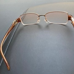 今はない！派手目なフレームメガネ！シャネルの近視レンズ入ってる色付きメガネ