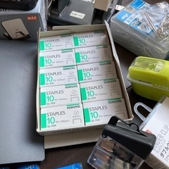 事務用品 まとめ売り ペン クリップ 名刺入れ 等