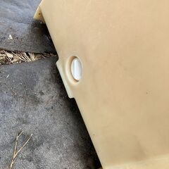 Saeplast TUB260 蓋付きコンテナ ベージュ