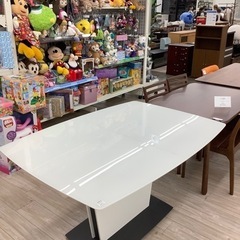 BoConceptのダイニングテーブルのご紹介（トレファク寝屋川店）