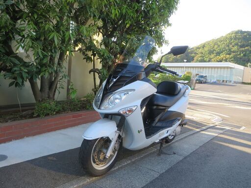SYM RV125i(インジェクションモデル) 実働中古美車　タイヤ前後バリ山　バッテリーフル充電済み　オイル交換済み　ナンバー登録書類有