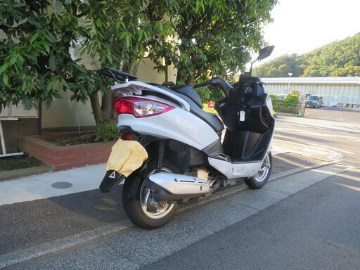 SYM RV125i(インジェクションモデル) 実働中古美車 タイヤ前後バリ山