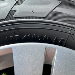 新品同様⭐︎純正タイヤホイールセット⭐︎新型キャラバン