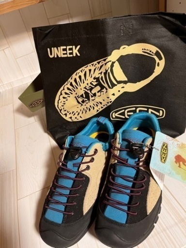 KEEN スニーカー　新品