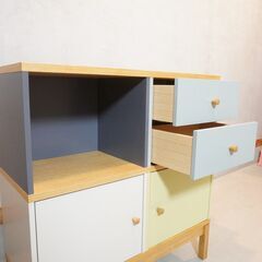 ディノス取扱いの東欧エストニアの家具メーカーWOODMAN(ウッドマン)のAbbey woodキャビネットです！まるでアートのような目を引くデザインは空間のアイキャッチャーに♪ DJ101