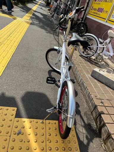 リサイクルショップどりーむ鹿大前店】No1085 折りたたみ自転車 白色 6