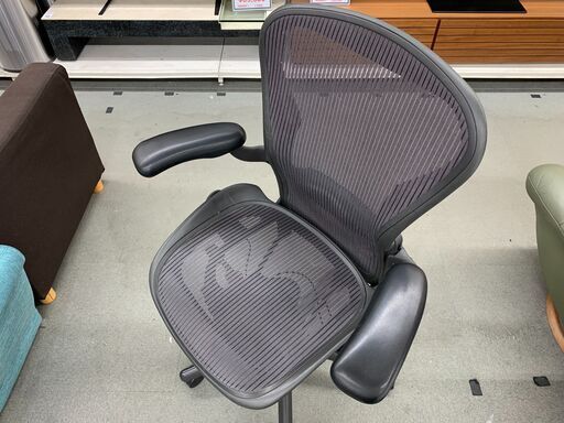 Herman Miller（ハーマンミラー）- Aeron Chair（アーロンチェア） 【トレファク秦野店】