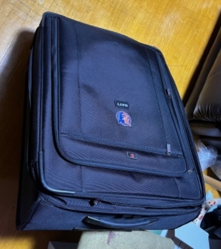 荷物用のスーツケース