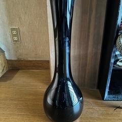 黒ガラス花瓶
