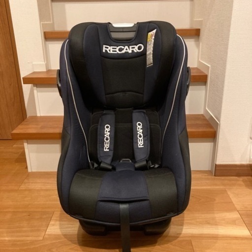 写真更新しました【7歳まで使える！】チャイルドシート　「レカロ　スタート　ゼロセブン」