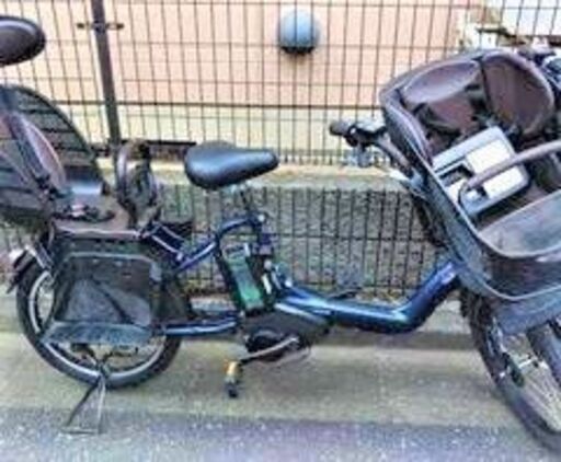 112バカ良心的な中古電動自転車屋です。ブリヂストン、ヤマハ共同生産モデル。  ️２０インチ、チャイルドシート、３人乗り、２人乗り、１人乗り、電動自転車  安心保障の３カ月・無料交換保証、無料１００日間・点検サービス付き  土日もお子様と土足のまま、いろいろなタイプのご試乗が可能です。  バッテリーは、新品の９０％以上の性能を保持していて、コンディション良好です。  １回の充電で３０ｋｍ以上の走行が可能です。山手線を半周するくらい走行可能です。  ️オプション無料。後ろ