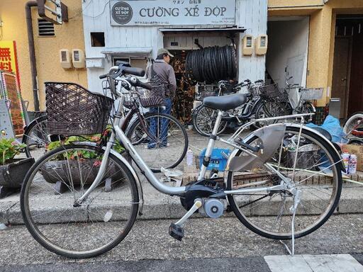 　電動自転車　パナソニック　２６インチ　３．１ＡＨ　4点　充電器　付き　３変速　シルバー　配達可能