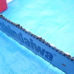 新ダイワ製のチェーンソー　旧型ですが美品・エンジン好調です・ガイドバー＆刃も新しいです。新しい刃も１本付けます。