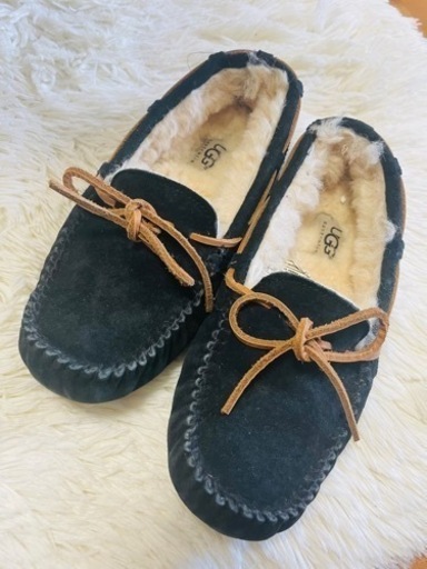 ☆良品 UGG アグ ダコタ モカシン シープスキン リボン スリッポン 22