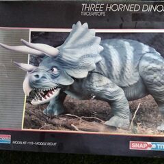 恐竜のプラモデル